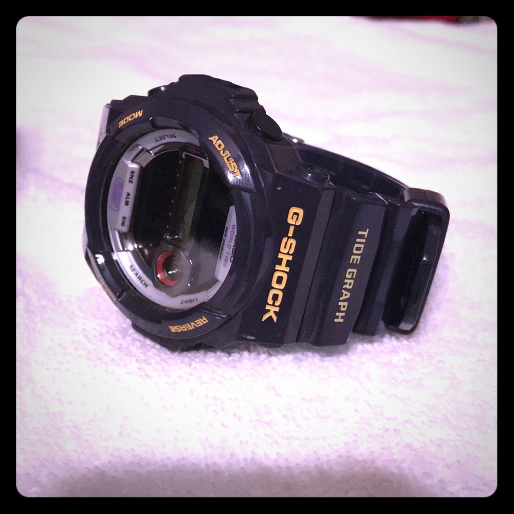 Black men’s G-shock watch